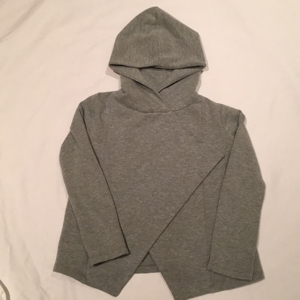Girls 👧🏻 gray open front hoodie sweatshirt.
